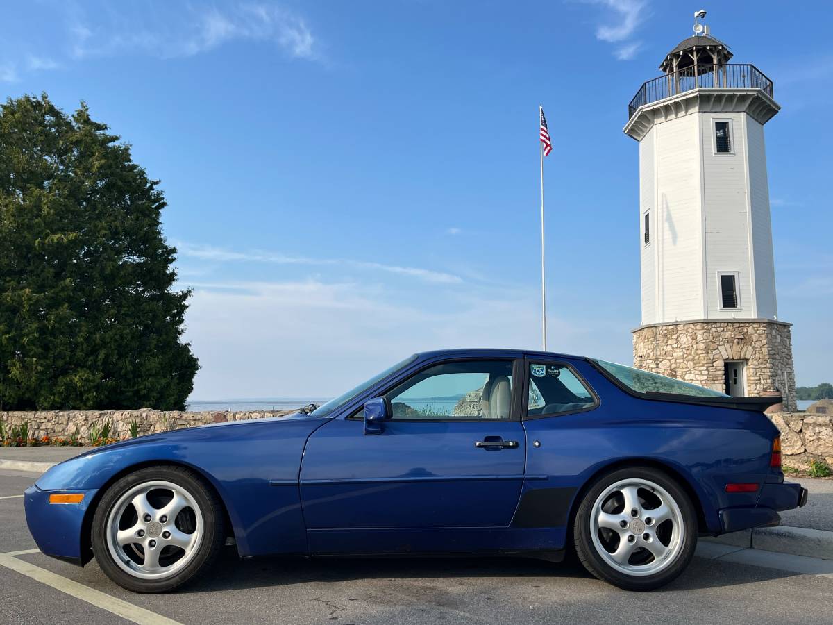 Porsche-944-turbo-1987-blue-3