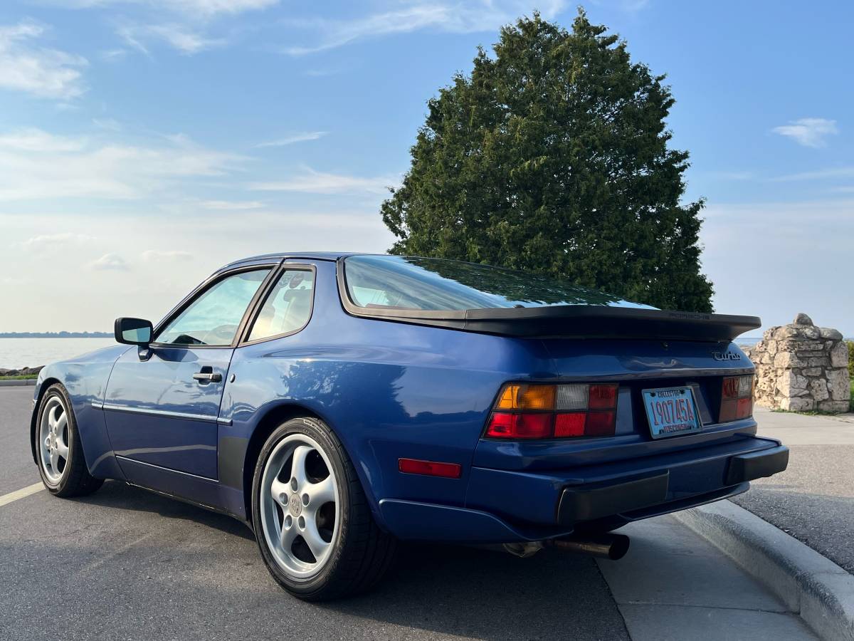 Porsche-944-turbo-1987-blue-4