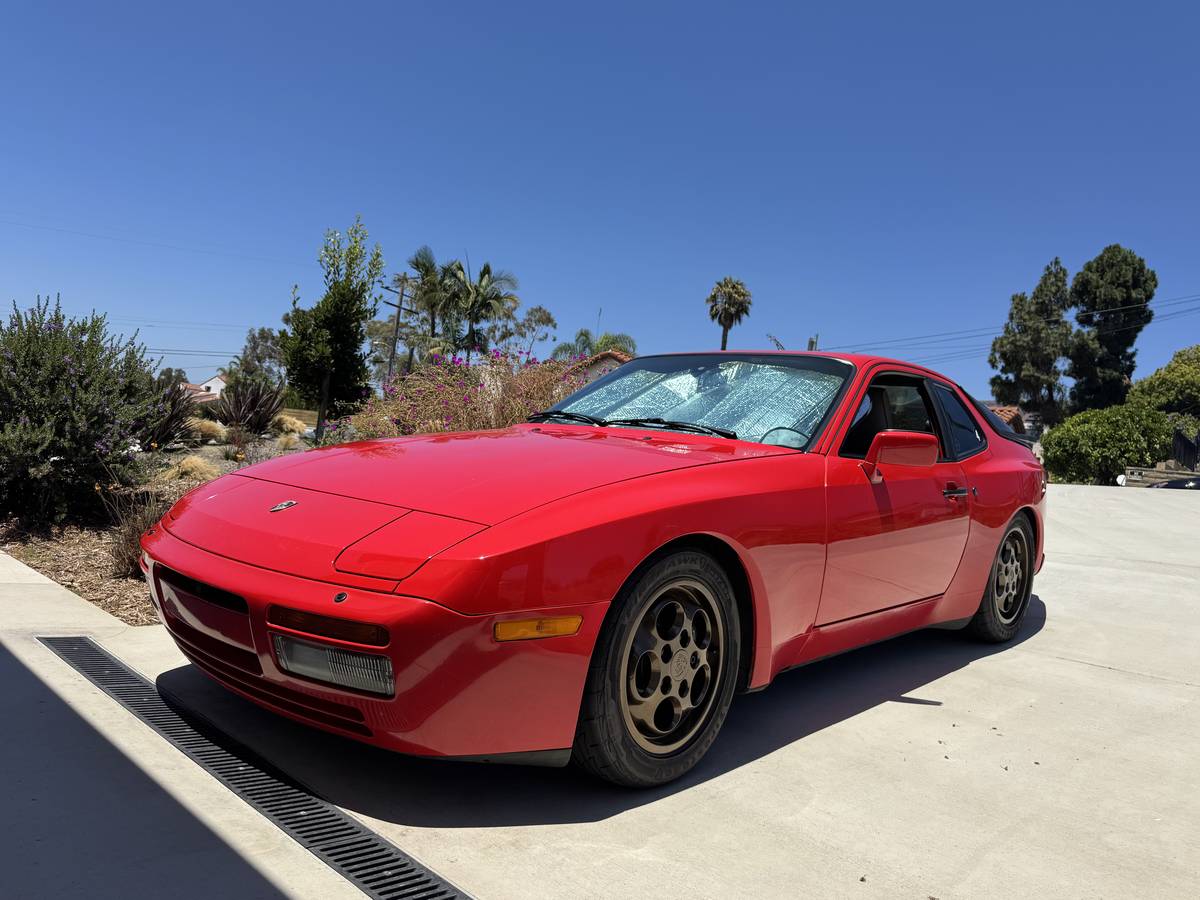 Porsche-944-turbo-1987-red