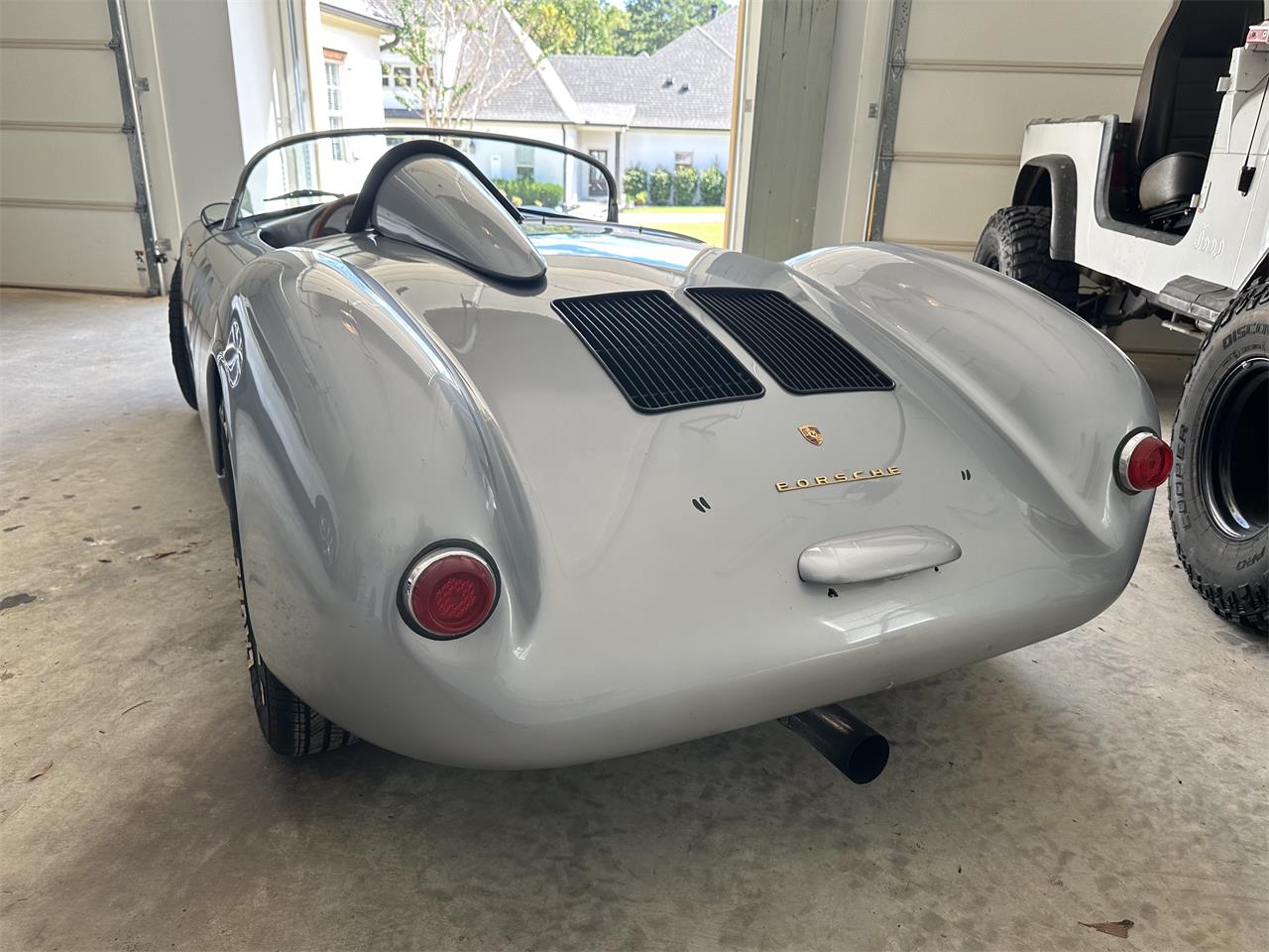 Porsche-Spyder-1955-Silver-RedMetal-4