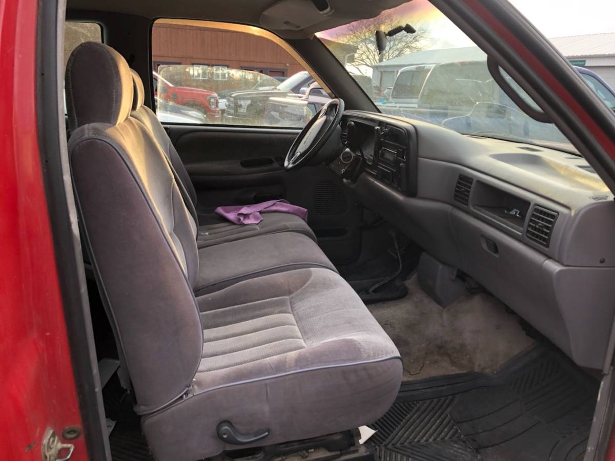 Ram-1500-4x4-1995-red-4