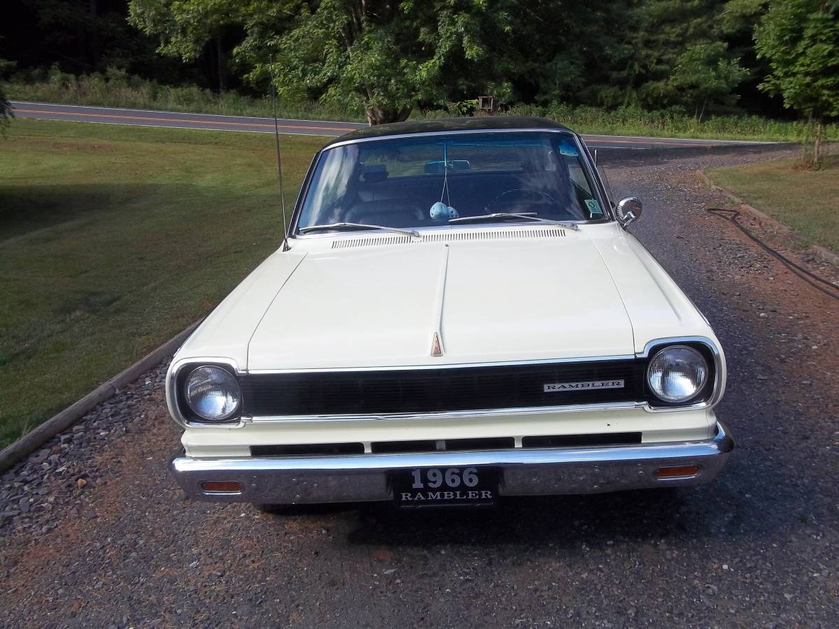 Rambler-rogue-1966-yellow-1