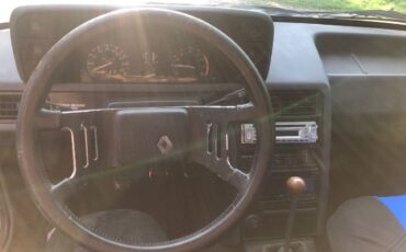 Renault-fuego-1983-white-10