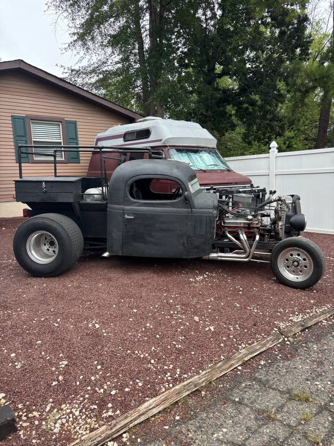 Reo-speedwagon-1953-black-2