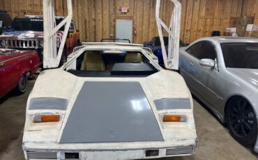 ReplicaKit-Makes-1988-Anniversary-Lamborghini-Countach-replica-1987-Coupe