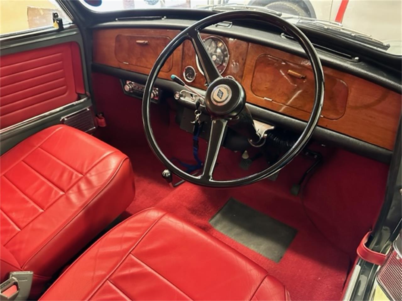 Riley-Elf-1965-Grey-Red-2