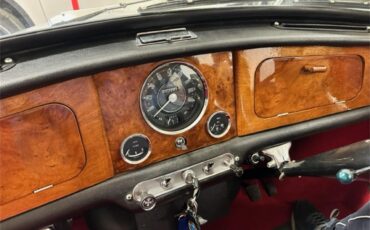 Riley-Elf-1965-Grey-Red-4