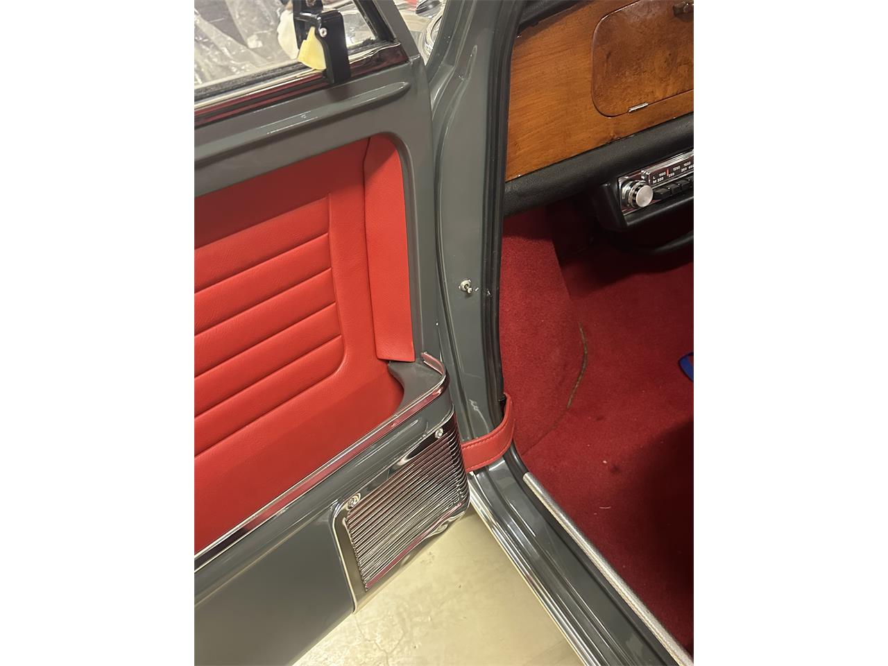 Riley-Elf-1965-Grey-Red-8