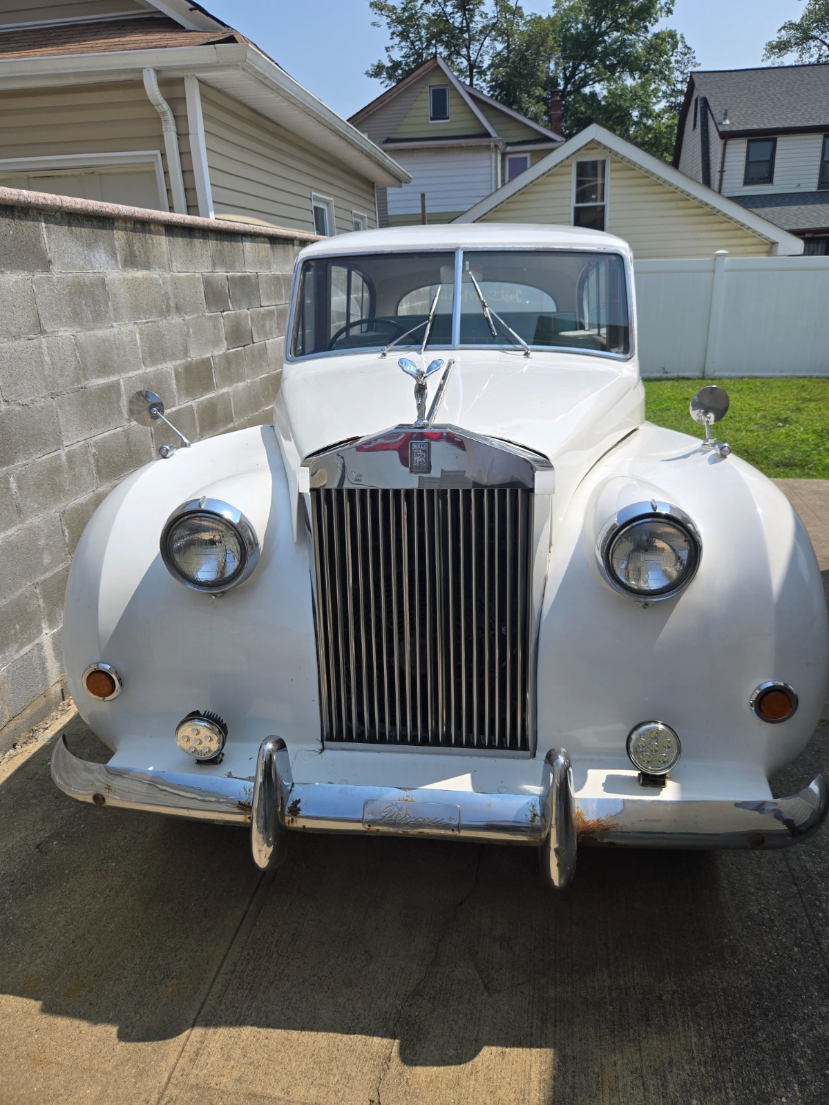 Rolls-Royce-Austin-Princess-1963-Sedan-1