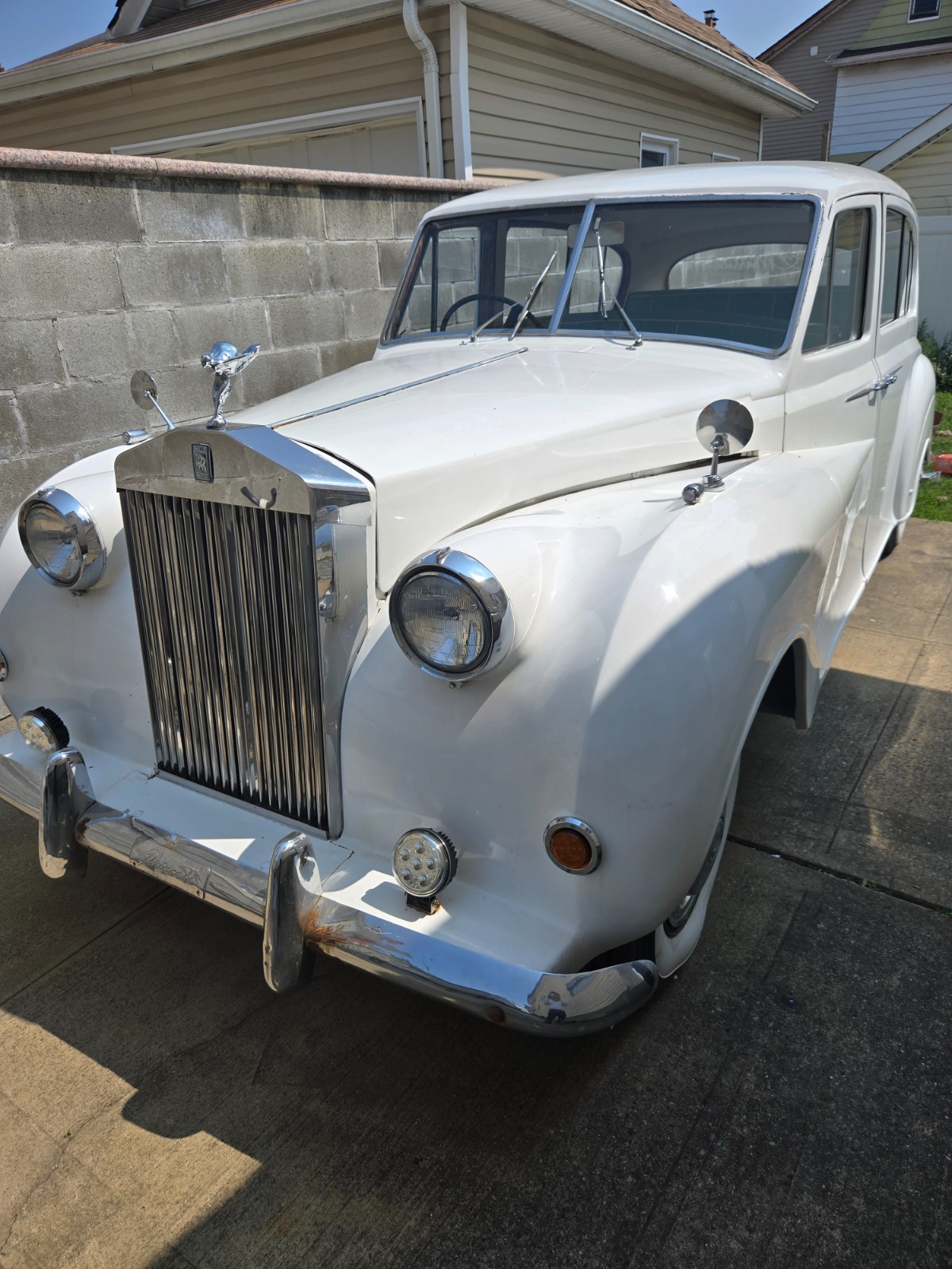 Rolls-Royce-Austin-Princess-1963-Sedan