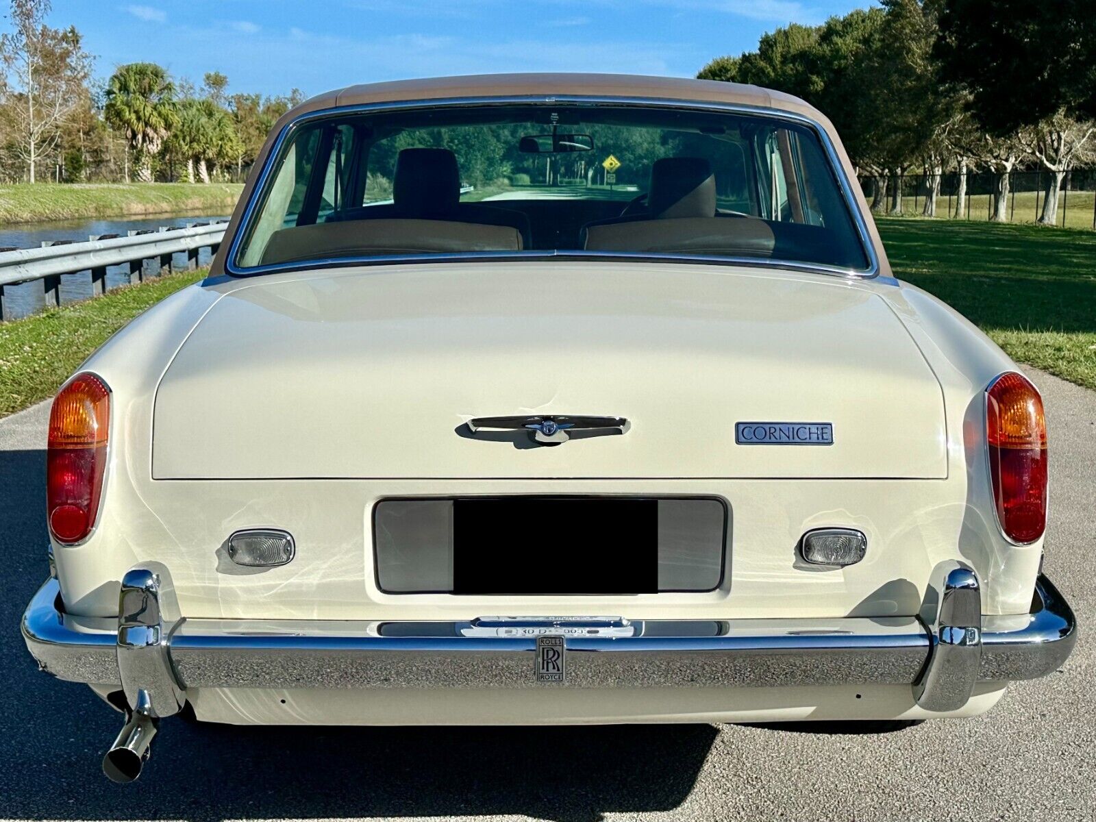 Rolls-Royce-Corniche-1973-Coupe-22