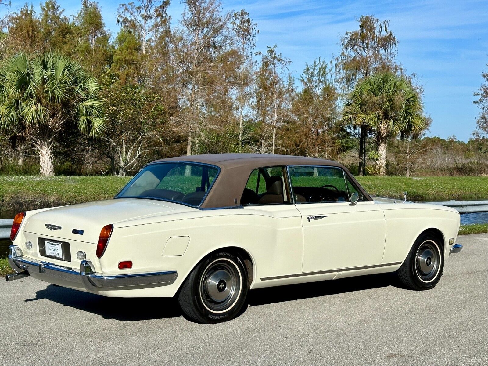 Rolls-Royce-Corniche-1973-Coupe-23