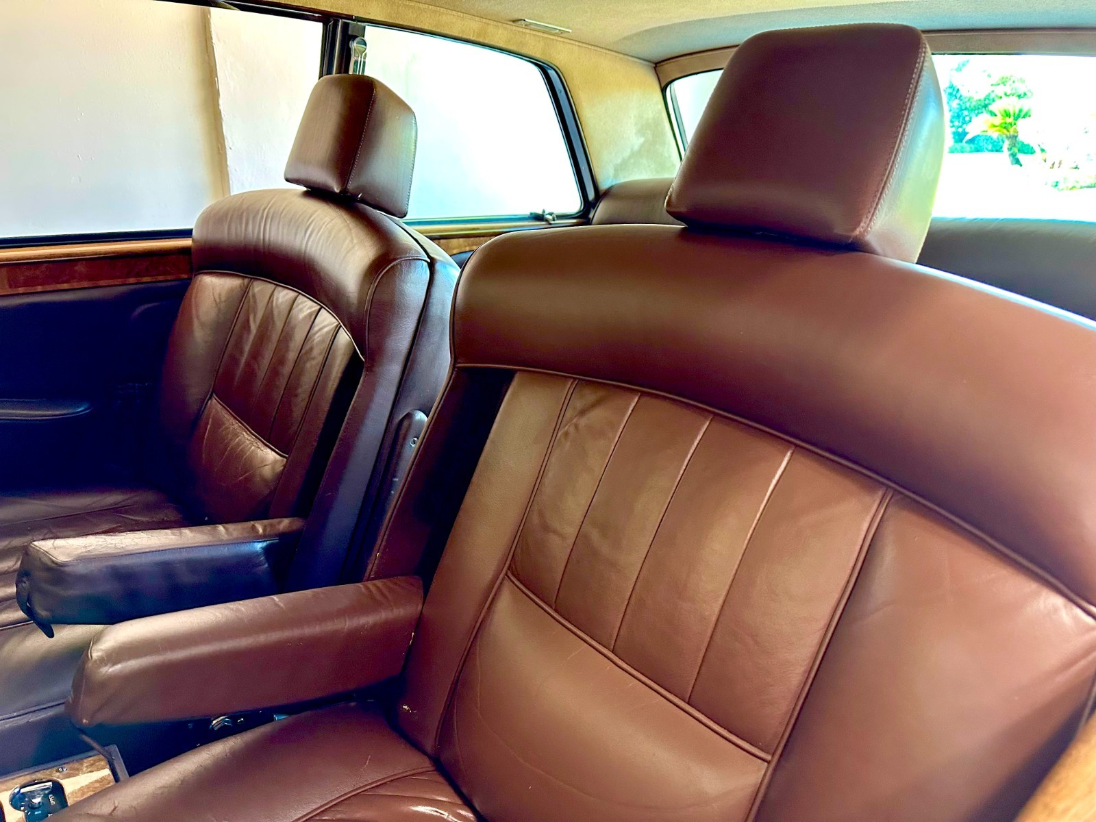 Rolls-Royce-Corniche-1973-Coupe-30