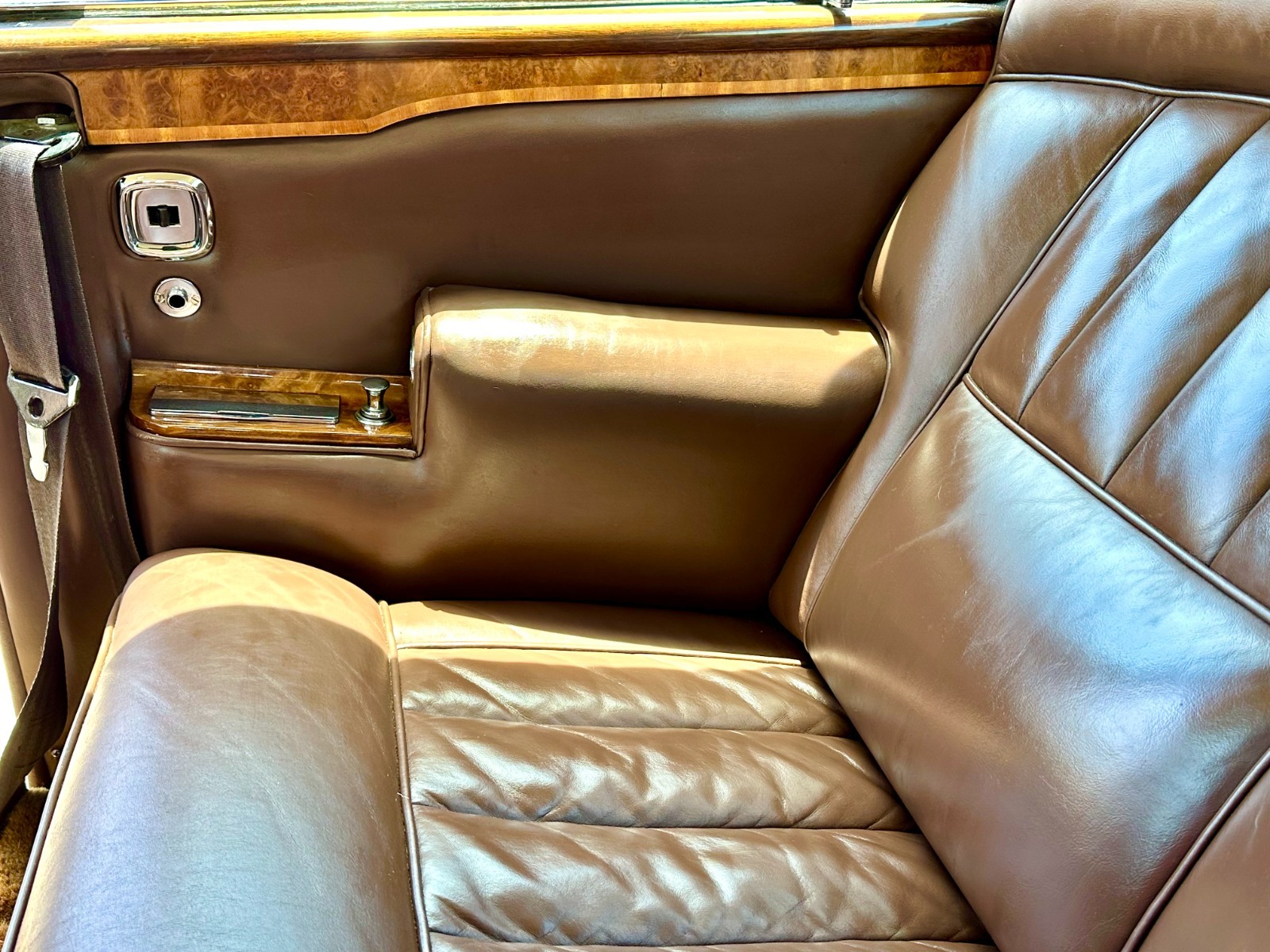 Rolls-Royce-Corniche-1973-Coupe-33