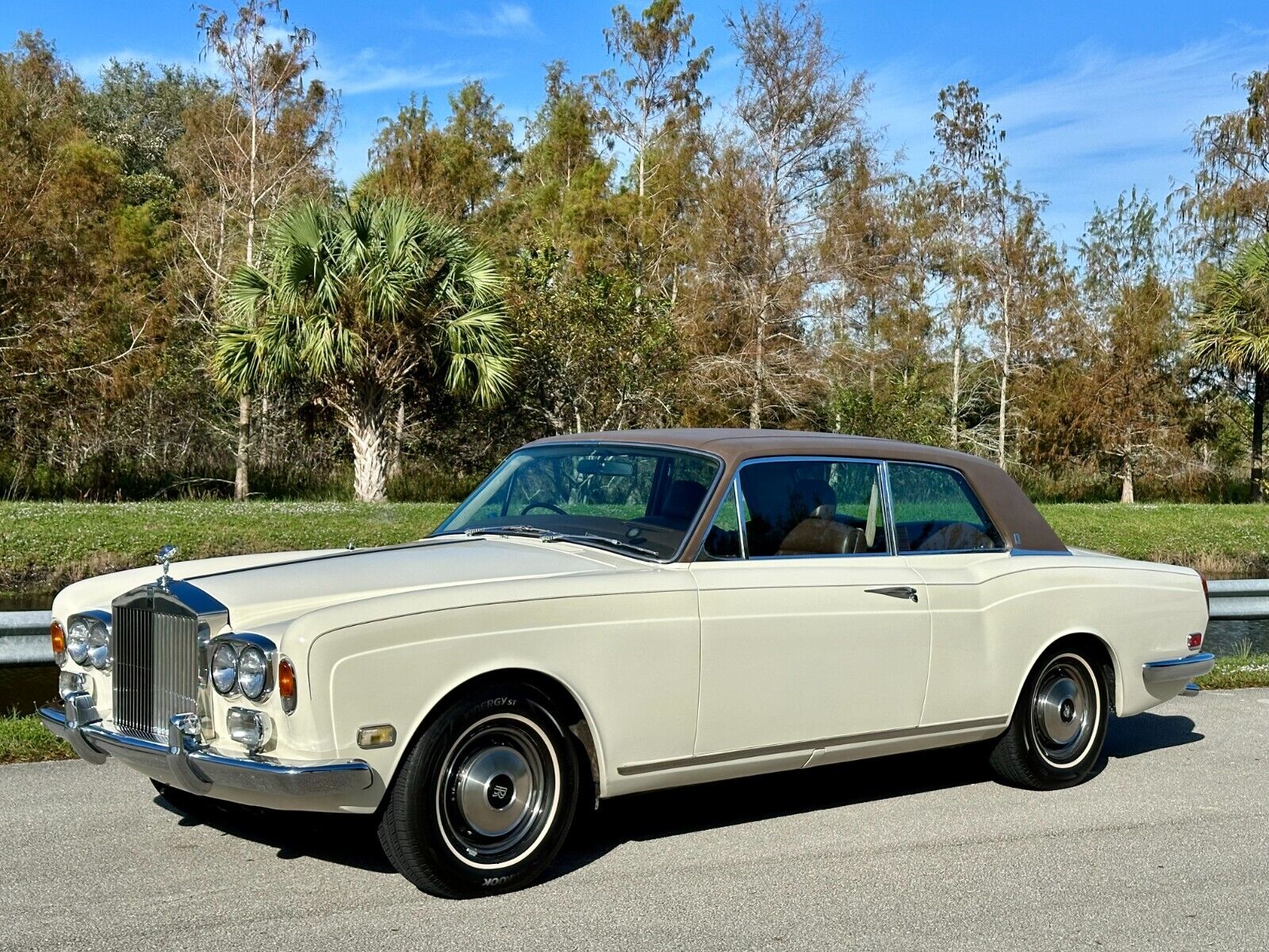 Rolls-Royce-Corniche-1973-Coupe-4