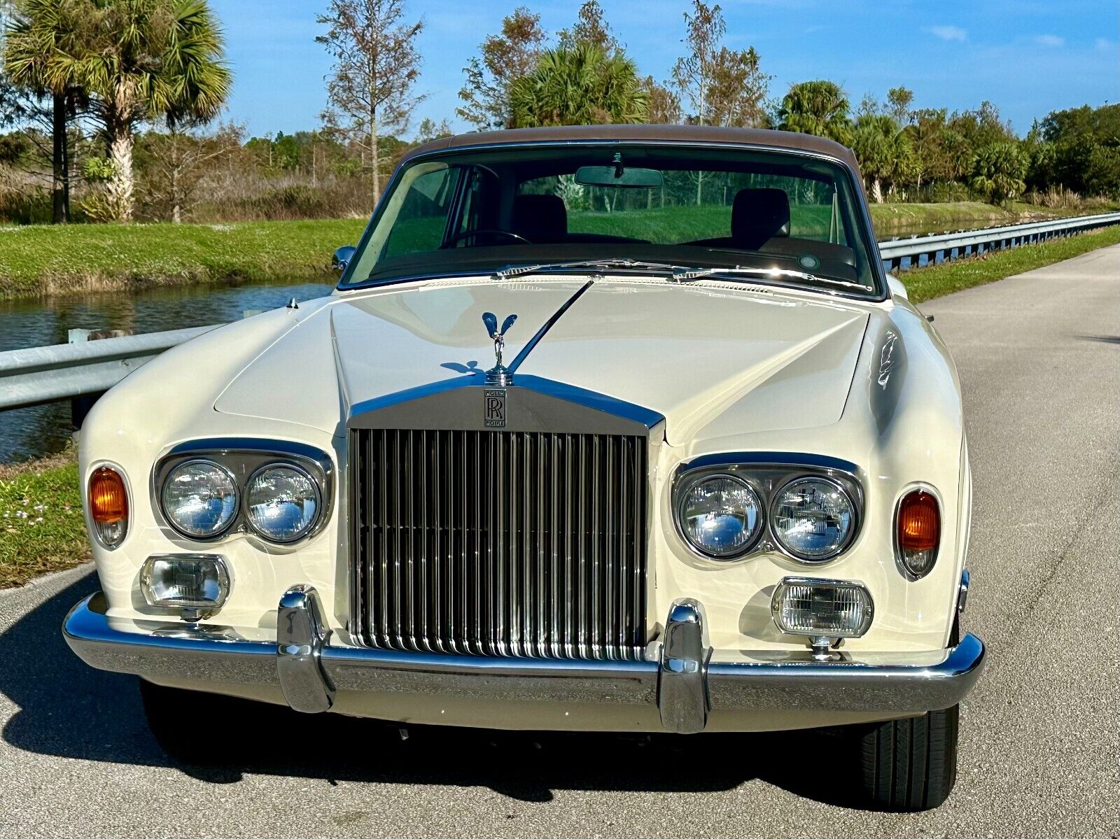 Rolls-Royce-Corniche-1973-Coupe-8