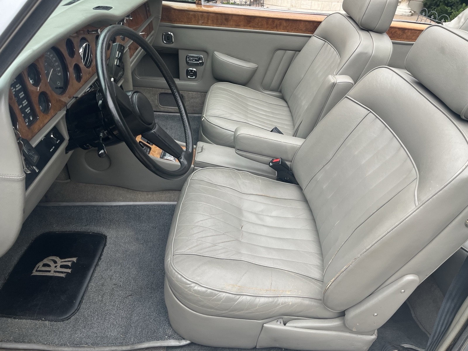 Rolls-Royce-Corniche-1988-16