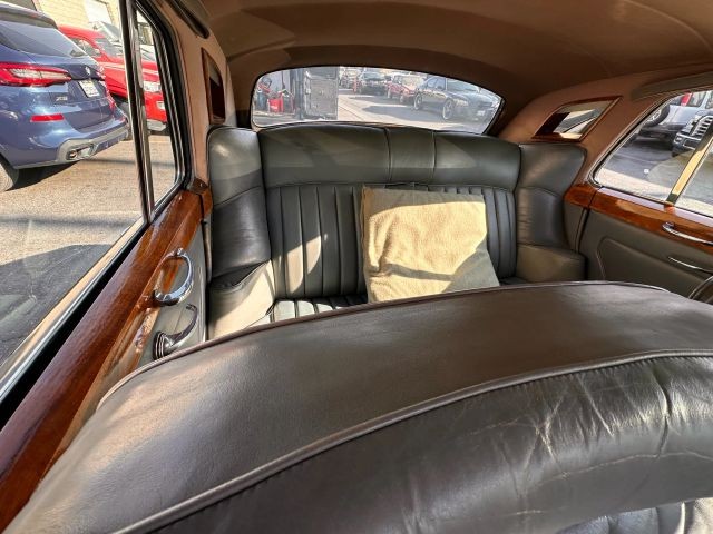 Rolls-Royce-Silver-Cloud-1958-18