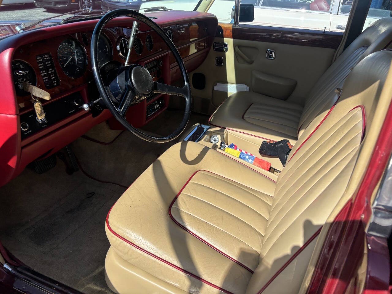 Rolls-Royce-Silver-Shadow-1978-Sedan-11