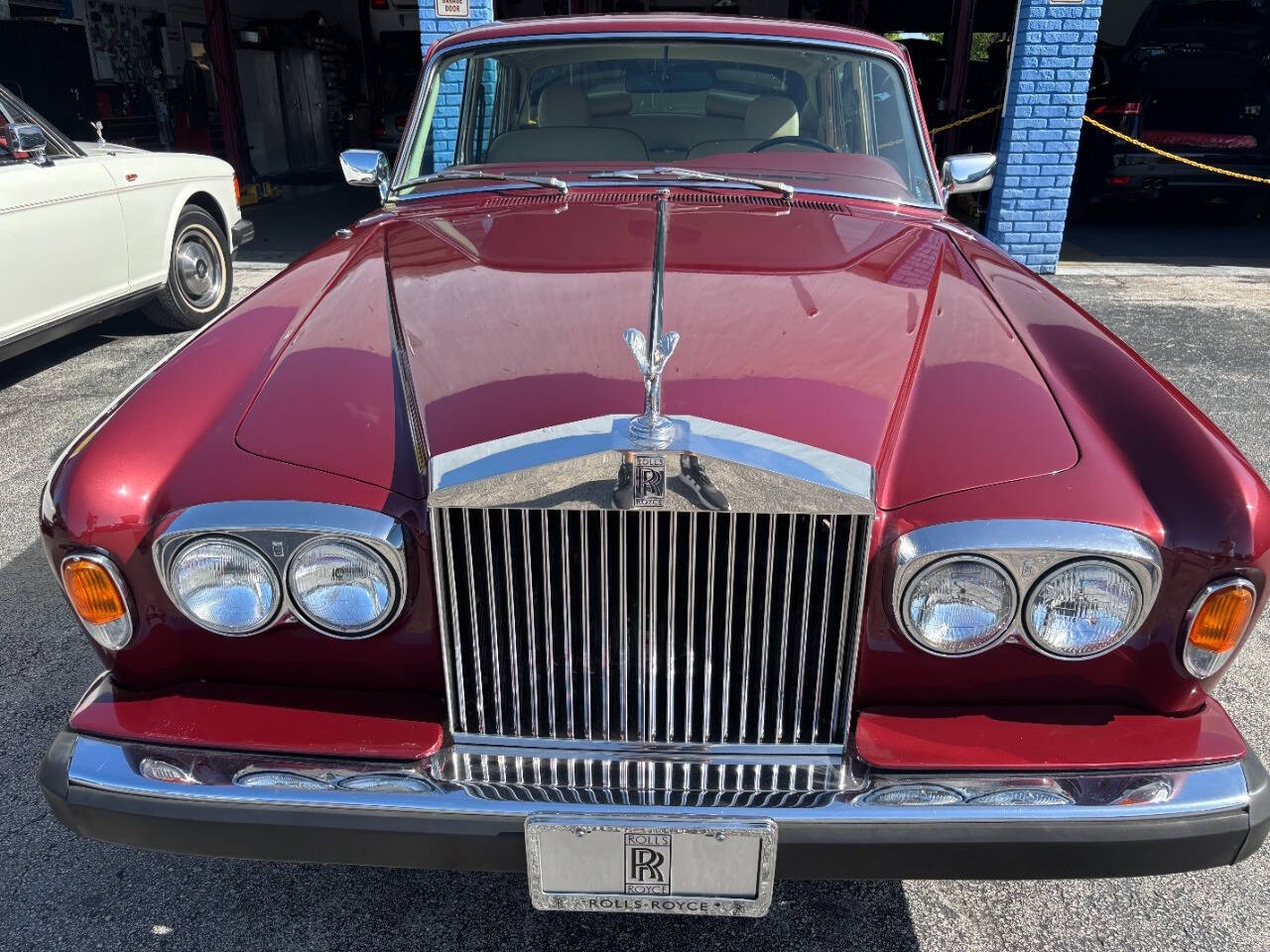 Rolls-Royce-Silver-Shadow-1978-Sedan-2