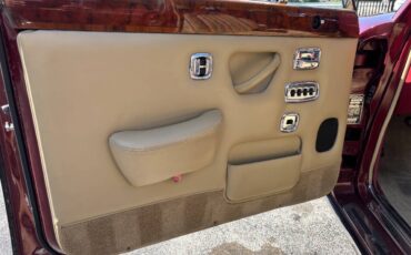 Rolls-Royce-Silver-Shadow-1978-Sedan-5
