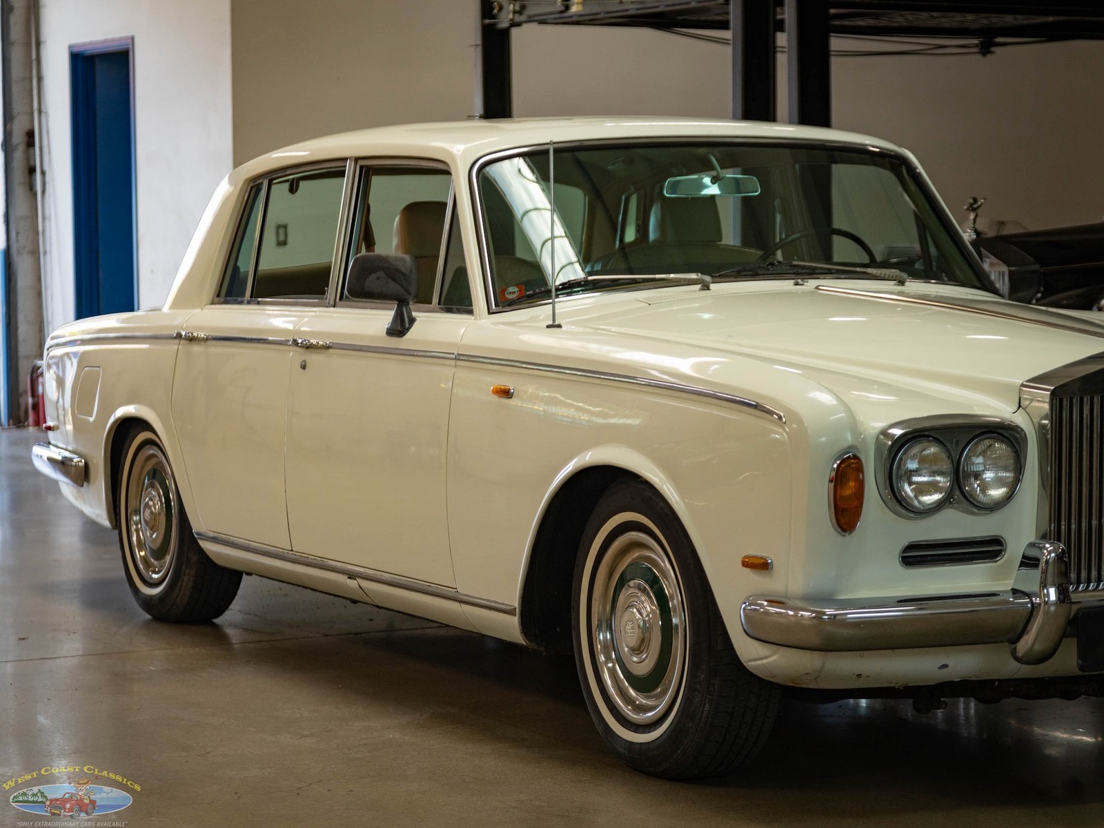 Rolls-Royce-Silver-Shadow-II-1969-4-Door-Sedan-10