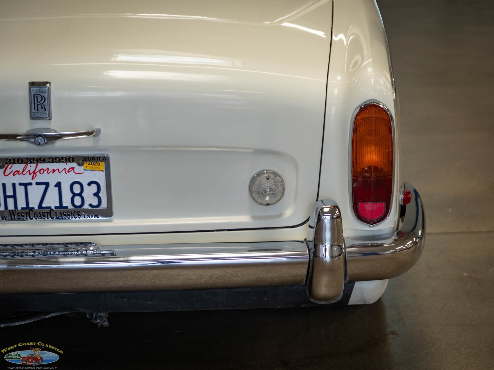 Rolls-Royce-Silver-Shadow-II-1969-4-Door-Sedan-19