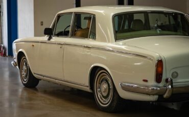 Rolls-Royce-Silver-Shadow-II-1969-4-Door-Sedan-21