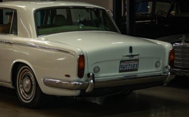 Rolls-Royce-Silver-Shadow-II-1969-4-Door-Sedan-22