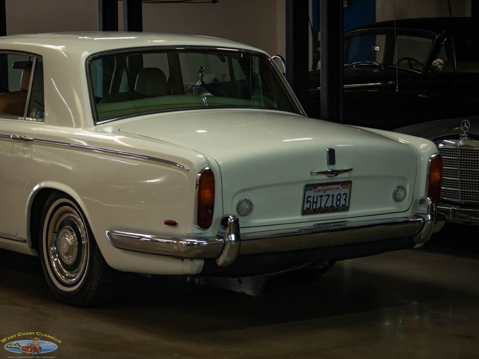 Rolls-Royce-Silver-Shadow-II-1969-4-Door-Sedan-22