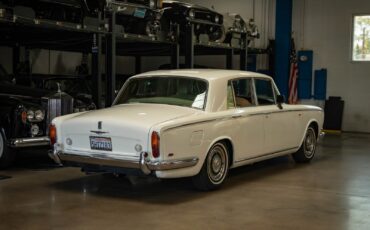 Rolls-Royce-Silver-Shadow-II-1969-4-Door-Sedan-23