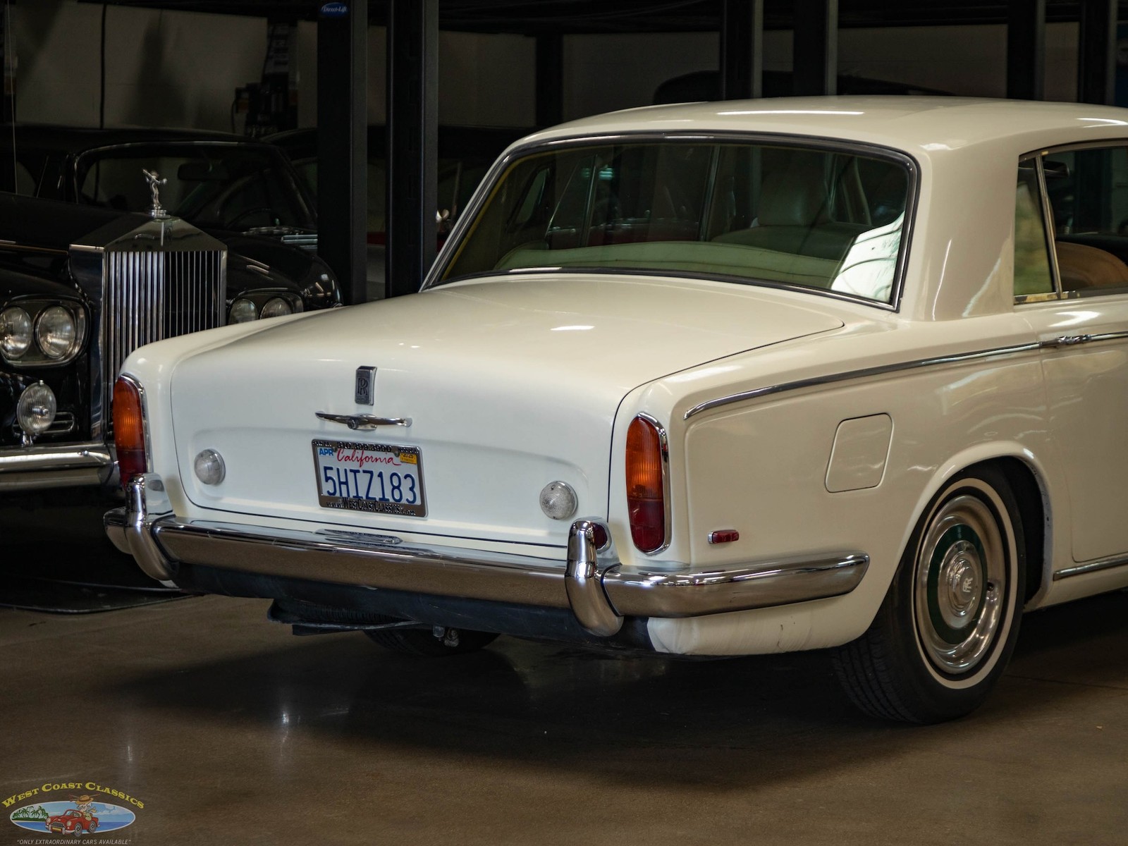 Rolls-Royce-Silver-Shadow-II-1969-4-Door-Sedan-24