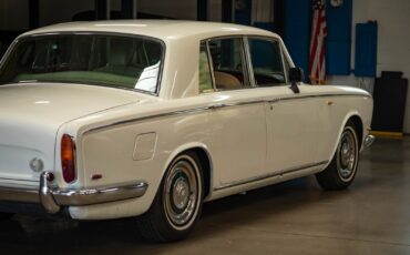 Rolls-Royce-Silver-Shadow-II-1969-4-Door-Sedan-25