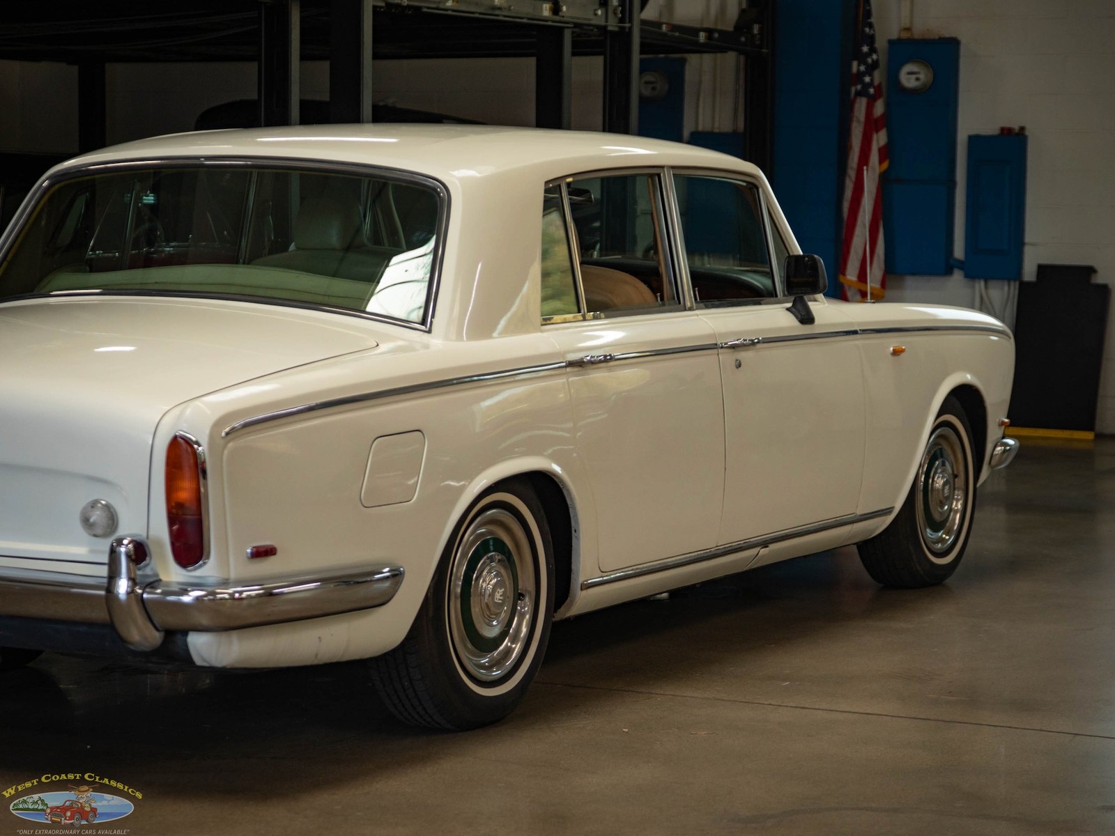 Rolls-Royce-Silver-Shadow-II-1969-4-Door-Sedan-25