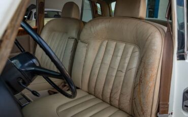 Rolls-Royce-Silver-Shadow-II-1969-4-Door-Sedan-26