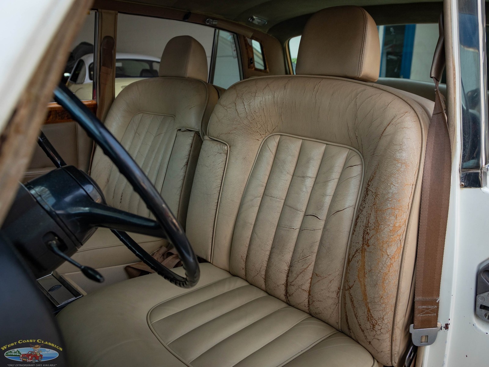Rolls-Royce-Silver-Shadow-II-1969-4-Door-Sedan-26