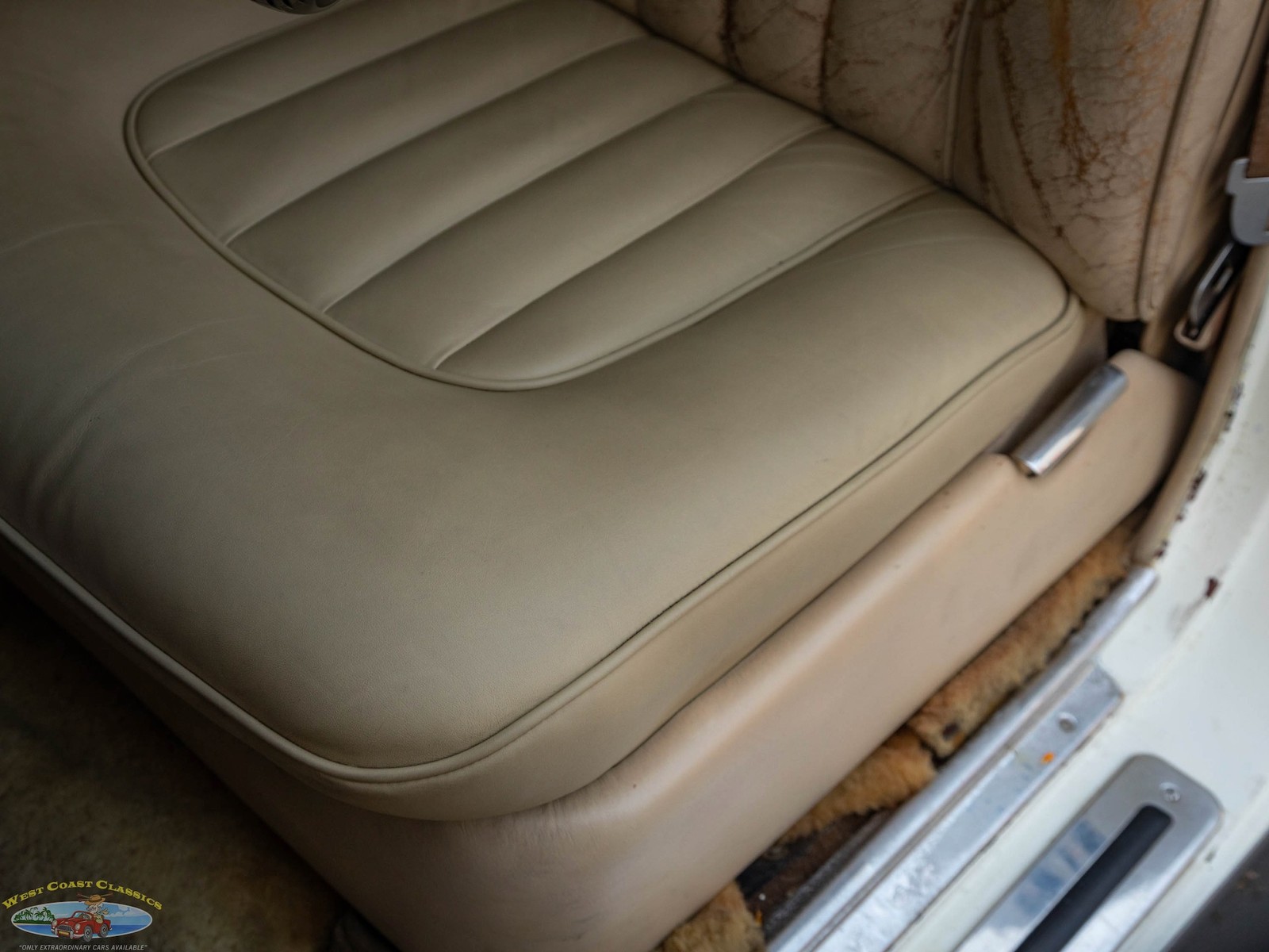 Rolls-Royce-Silver-Shadow-II-1969-4-Door-Sedan-27