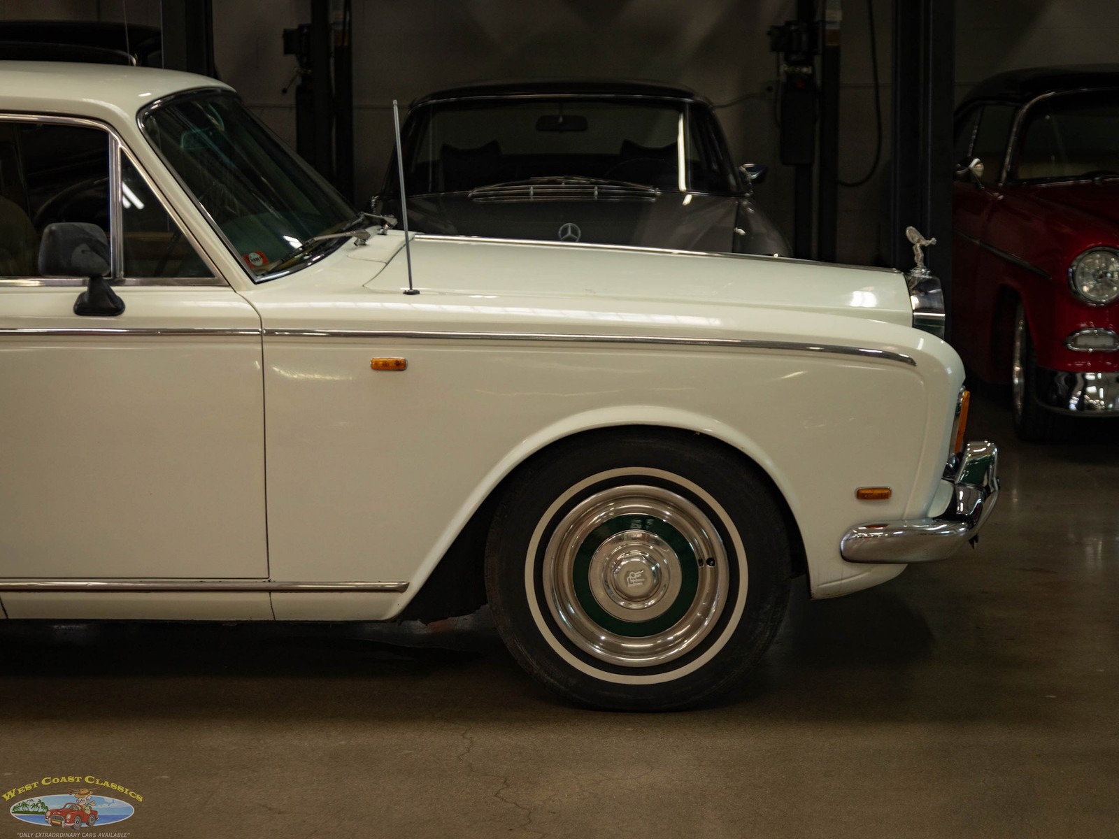 Rolls-Royce-Silver-Shadow-II-1969-4-Door-Sedan-3
