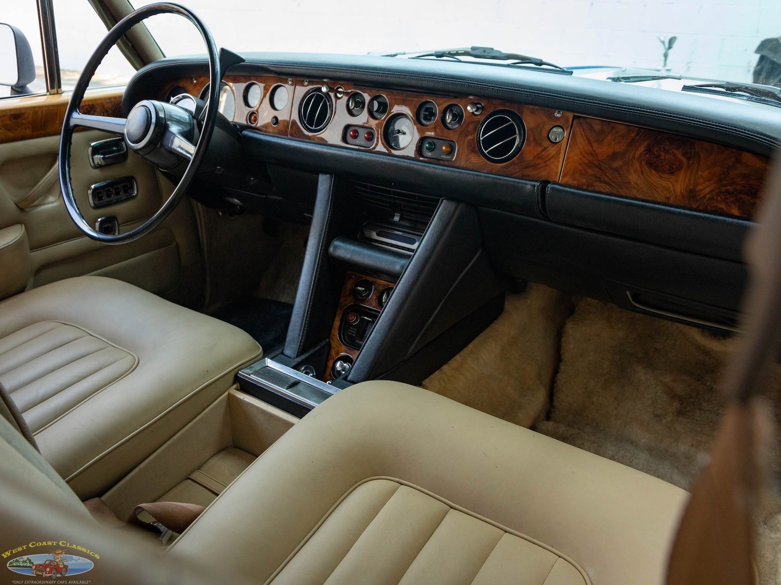 Rolls-Royce-Silver-Shadow-II-1969-4-Door-Sedan-38