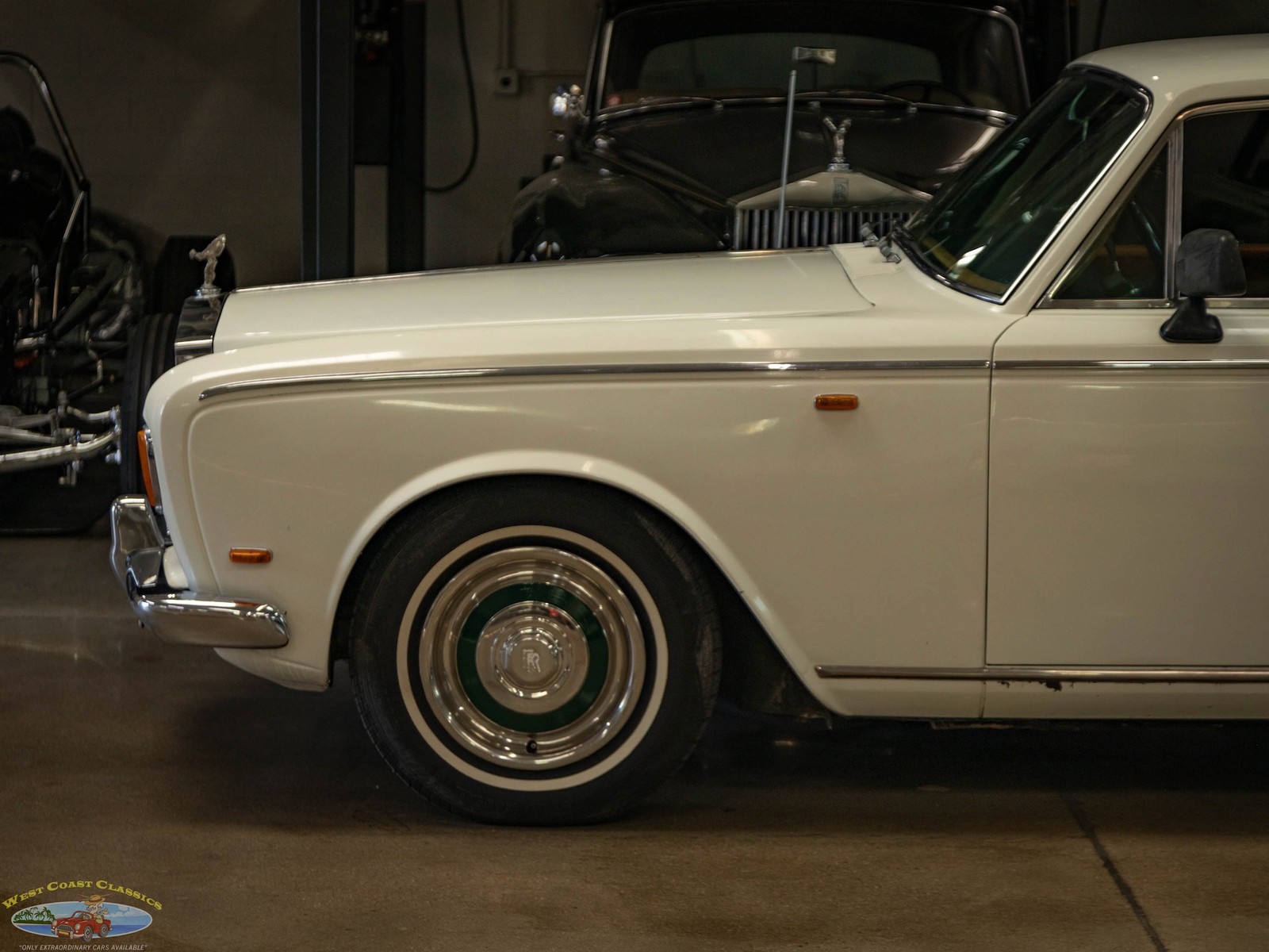 Rolls-Royce-Silver-Shadow-II-1969-4-Door-Sedan-4