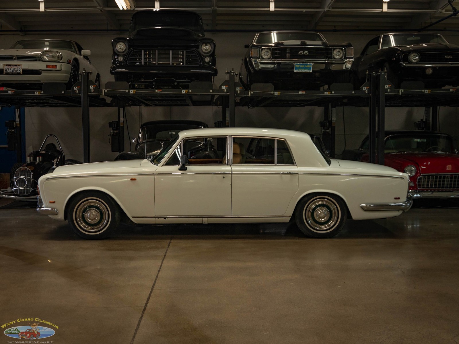 Rolls-Royce-Silver-Shadow-II-1969-4-Door-Sedan-5