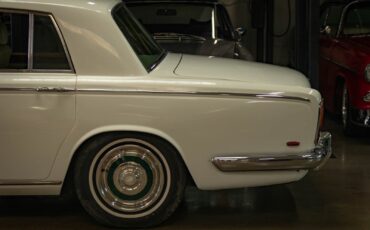Rolls-Royce-Silver-Shadow-II-1969-4-Door-Sedan-6