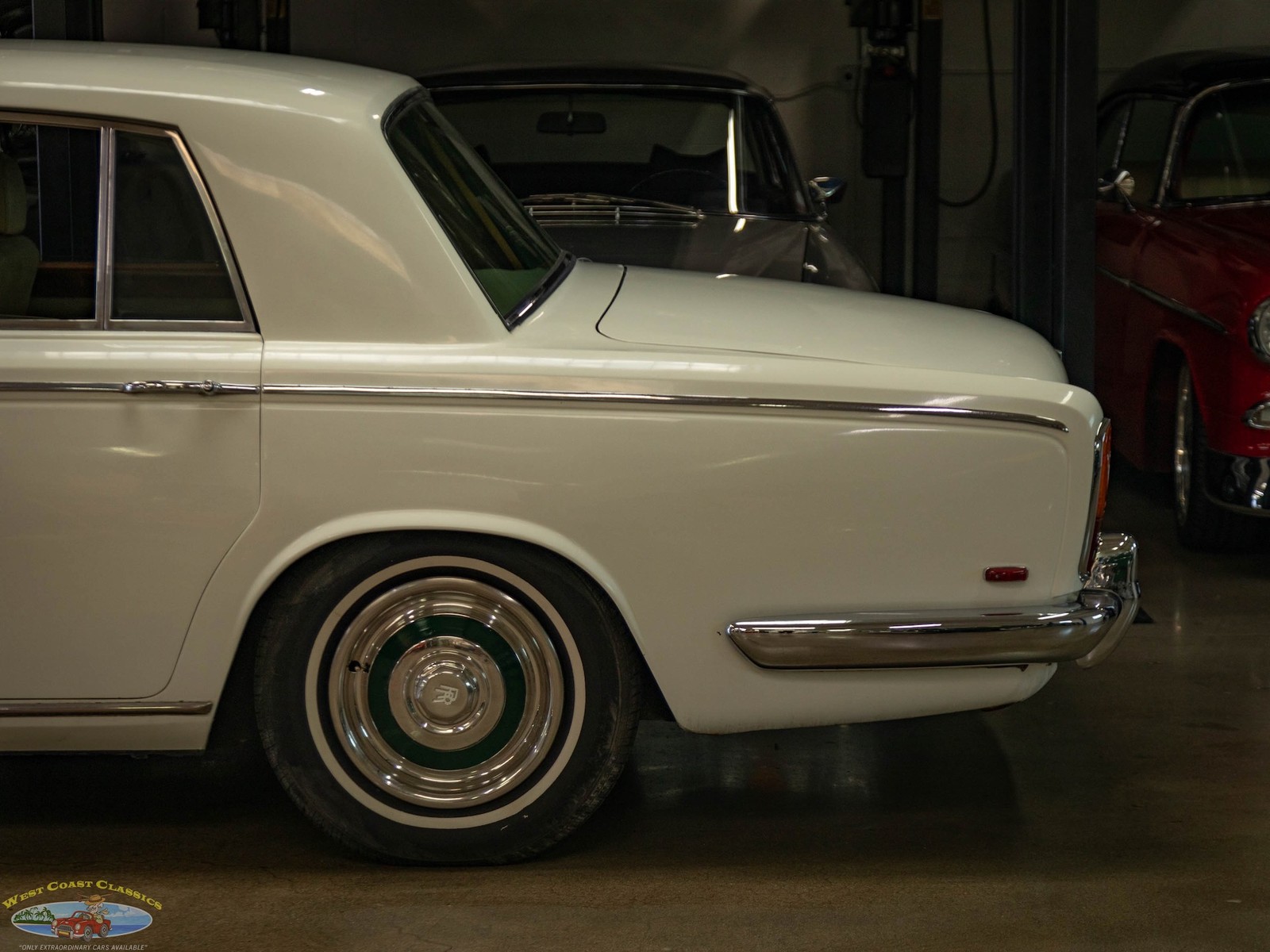 Rolls-Royce-Silver-Shadow-II-1969-4-Door-Sedan-6