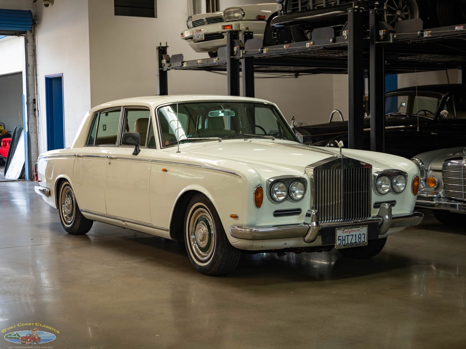 Rolls-Royce-Silver-Shadow-II-1969-4-Door-Sedan-9