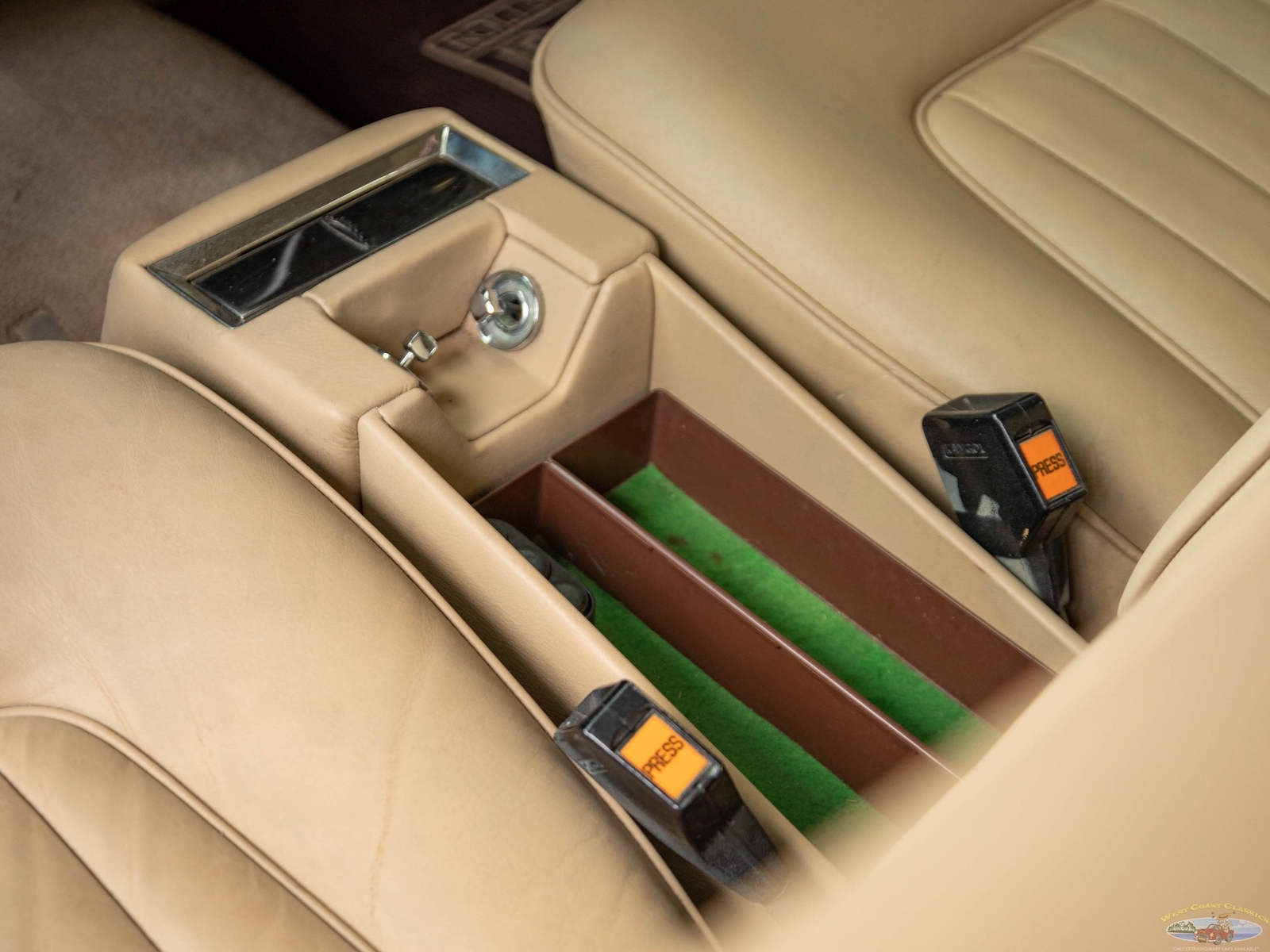 Rolls-Royce-Silver-Shadow-II-1979-4-Door-Sedan-27