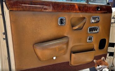 Rolls-Royce-Silver-Shadow-II-1980-Luxury-7