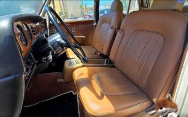 Rolls-Royce-Silver-Shadow-II-1980-Luxury-8
