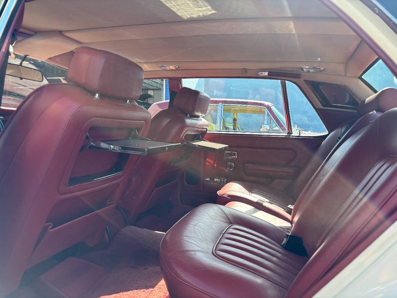 Rolls-Royce-Silver-SpiritSpurDawn-1984-Sedan-16
