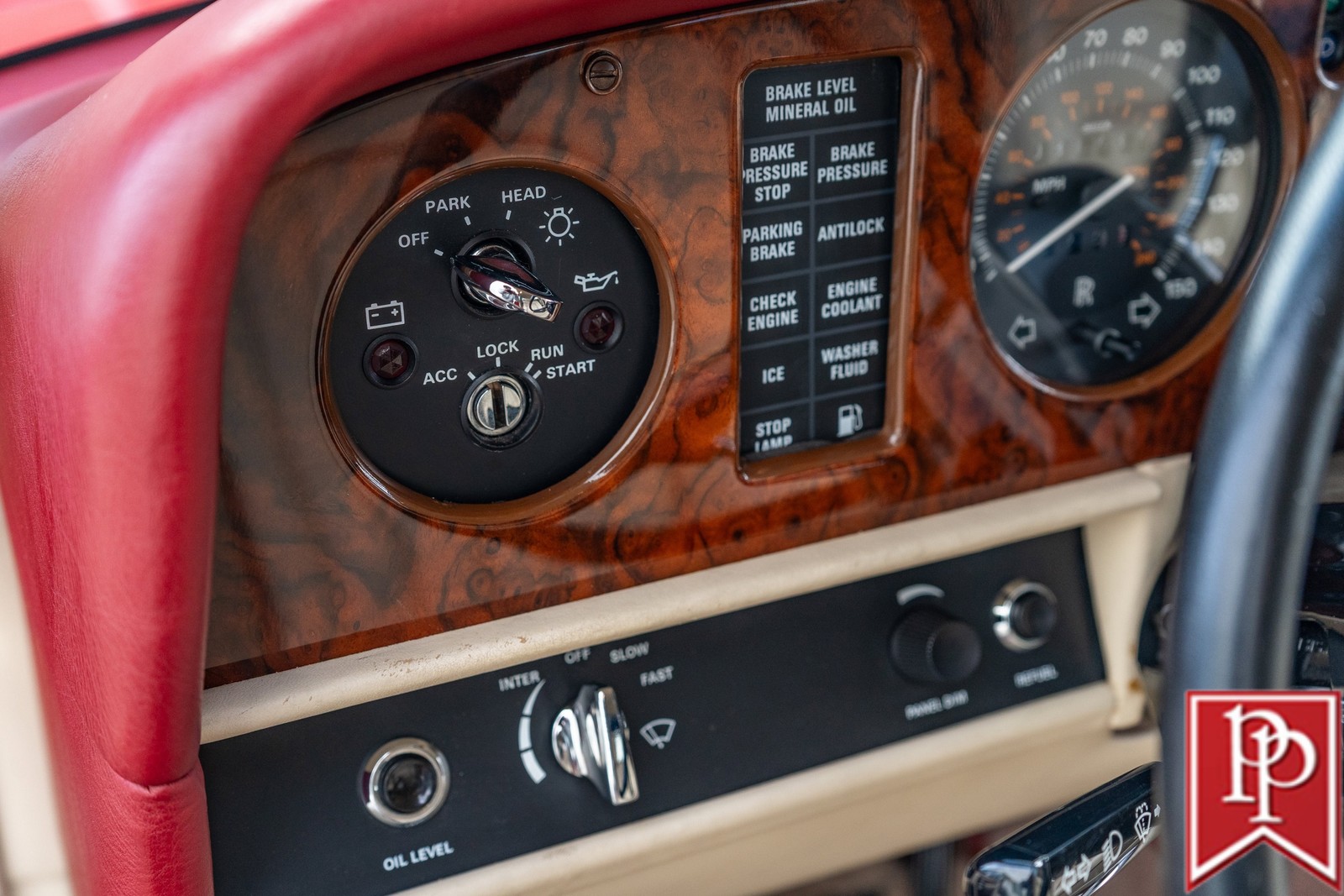 Rolls-Royce-Silver-SpiritSpurDawn-1989-Sedan-13