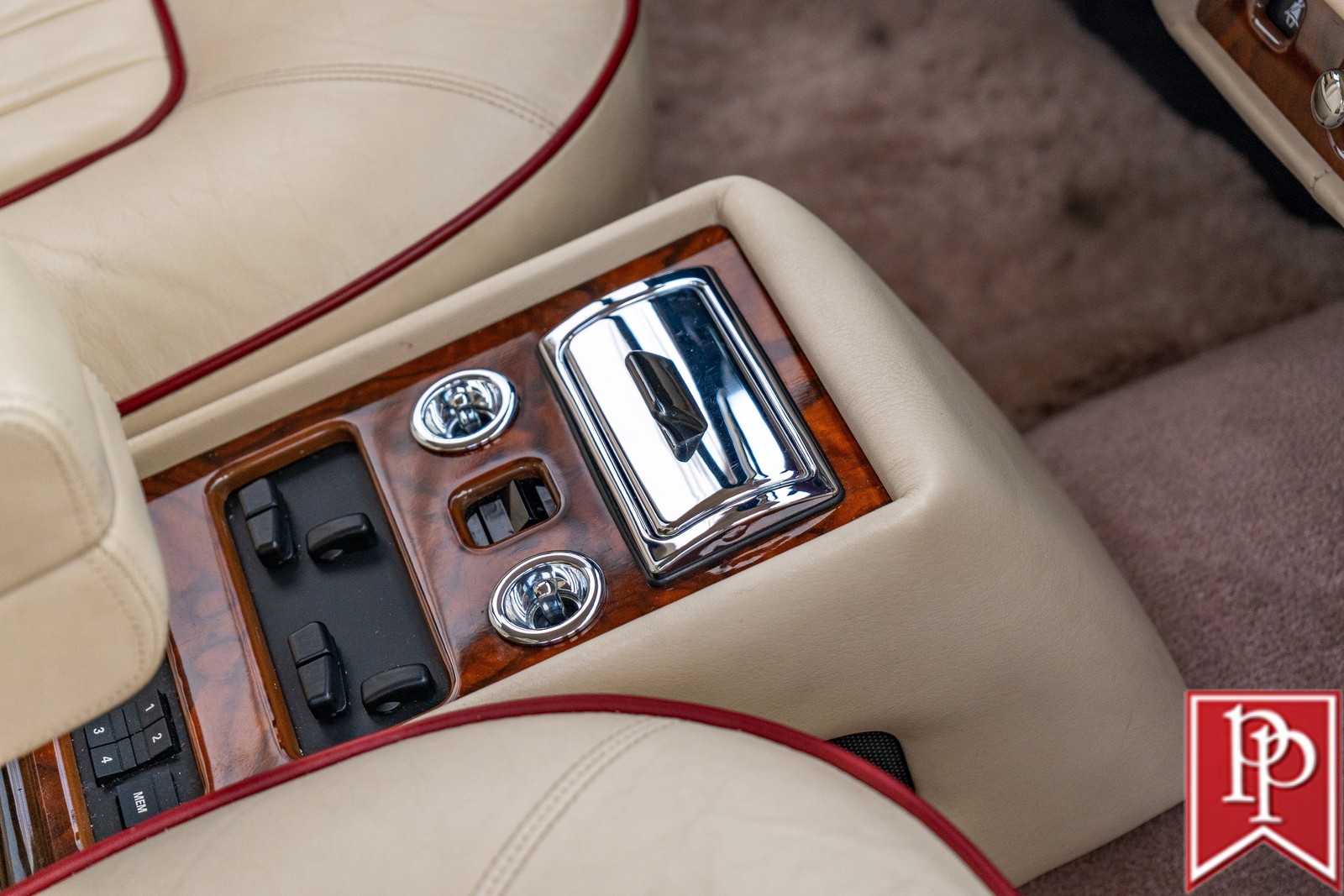 Rolls-Royce-Silver-SpiritSpurDawn-1989-Sedan-31